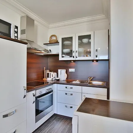 Haus Atlantic, 311 *